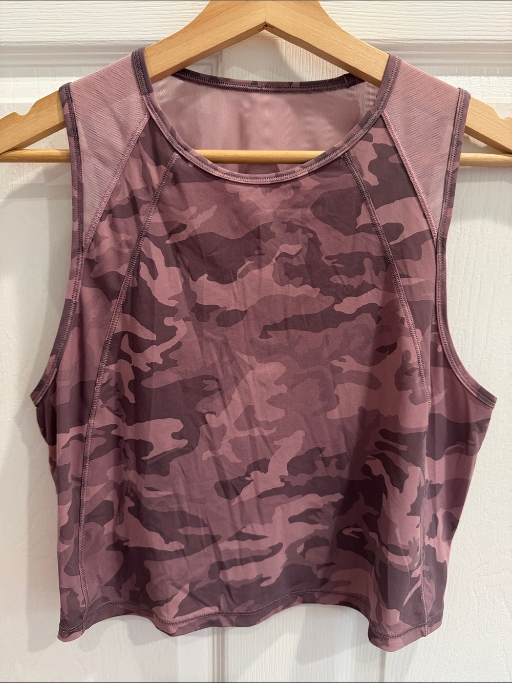 lululemon mauve camo cropped workout tank